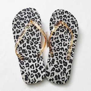 Flip Flops Grey Black Leopard Animal Silver Glittery Print Cognac Straps. NWT